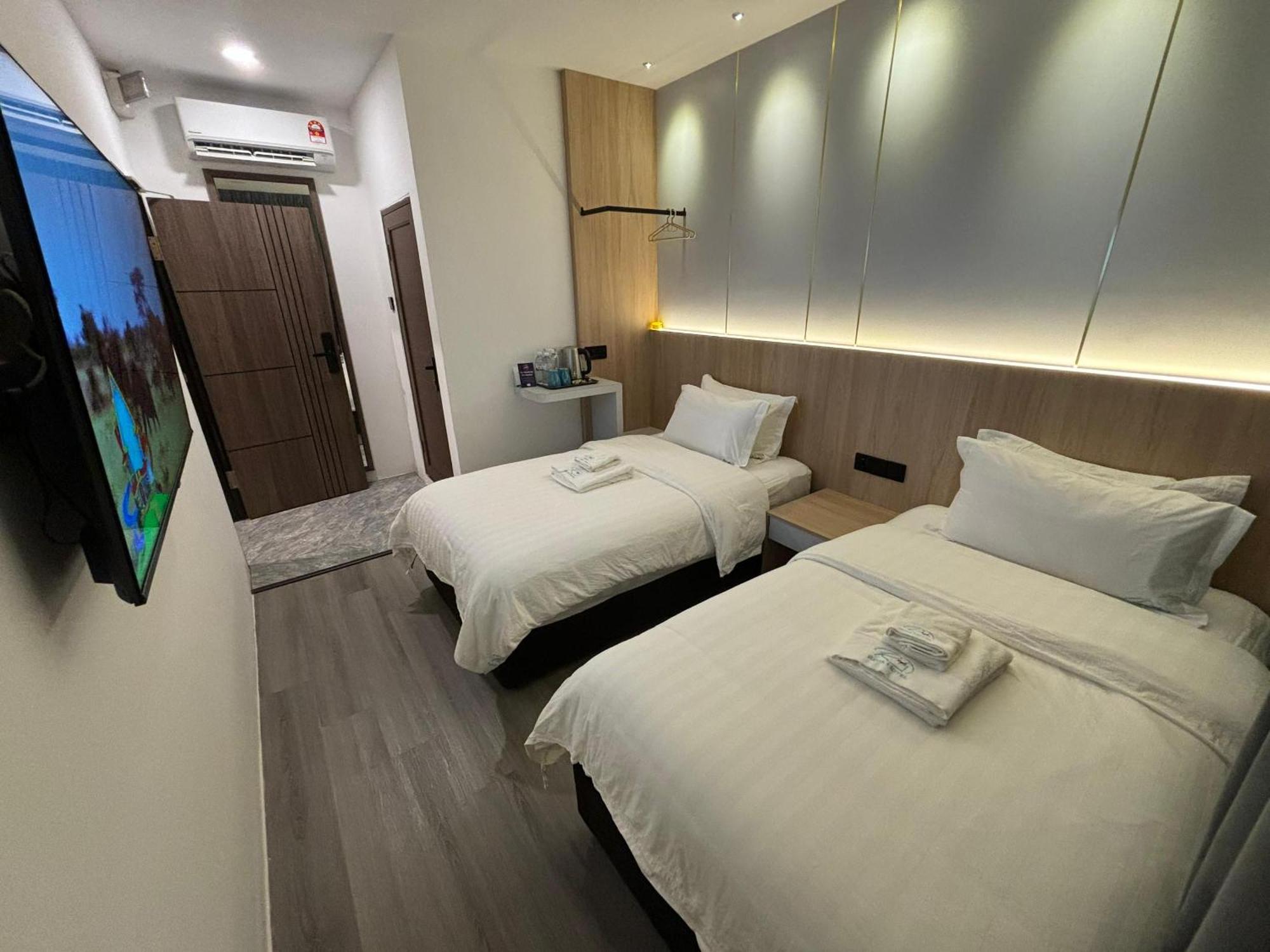 Red'S Hotel Бинтулу Экстерьер фото